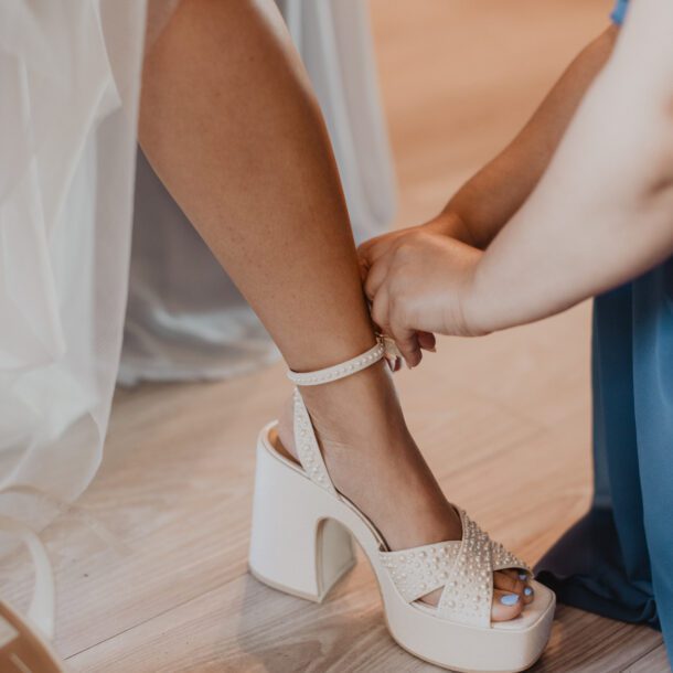 mimi steven dvine grace vineyard bushel peck photo 450